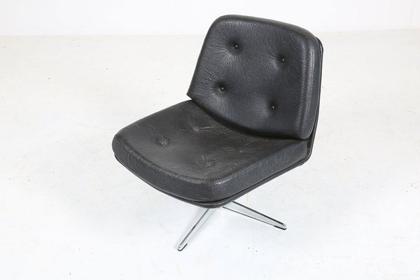 Italian Swivel Armchairs In Chrome Black Vinyl 1960s For Italian Swivel Armchairs In Chrome