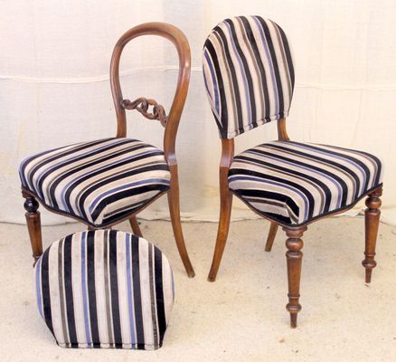 Sillas de comedor antiguas de caoba, década de 1870. Juego de 2 en ... Sillas de comedor antiguas de caoba, década de 1870. Juego de 2 en ...