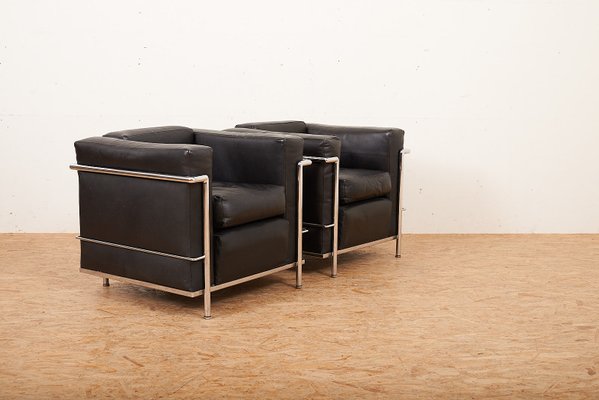 Vintage Lc2 Lounge Chairs By Le Corbusier Charlotte Perriand For Cassina Set Of 2