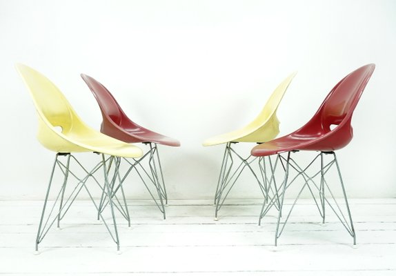 Fibergl Chairs By Miroslav Navrátil For Vertex 1950s Set Of 4 Fibergl Chairs By Miroslav Navrátil For Vertex 1950s Set Of 4 1