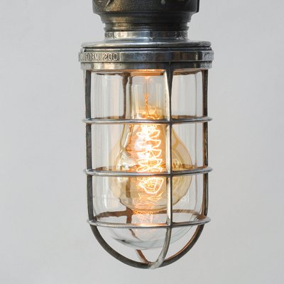 Industrielle feuerfeste Mid Century Lampe bei Pamono kaufen Industrielle feuerfeste Mid Century Lampe bei Pamono kaufen