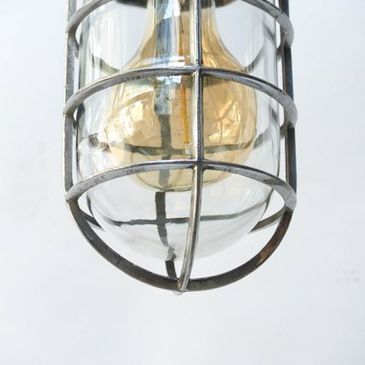 Industrielle feuerfeste Mid Century Lampe bei Pamono kaufen Industrielle feuerfeste Mid Century Lampe bei Pamono kaufen