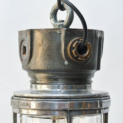 Industrielle feuerfeste Mid Century Lampe bei Pamono kaufen Industrielle feuerfeste Mid Century Lampe bei Pamono kaufen