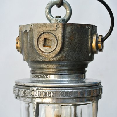 Industrielle feuerfeste Mid Century Lampe bei Pamono kaufen Industrielle feuerfeste Mid Century Lampe bei Pamono kaufen