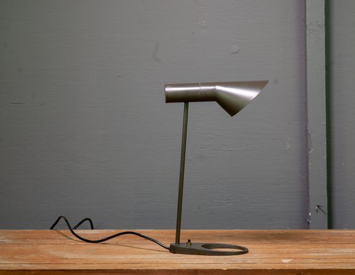 arne jacobsen lamp