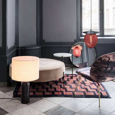 gubi gravity table lamp