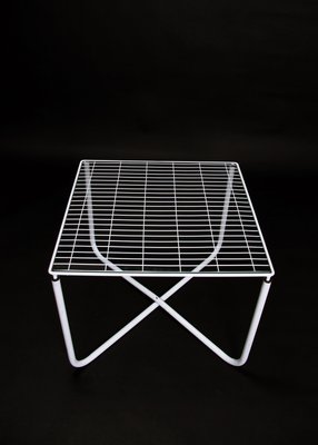 Mesa Jarpen posmoderna en blanco de Niels Gammelgaard para Ikea, 1983 Mesa Jarpen posmoderna en blanco de Niels Gammelgaard para Ikea, 1983