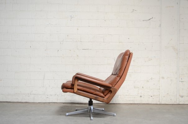 King furniture store lounge chairs