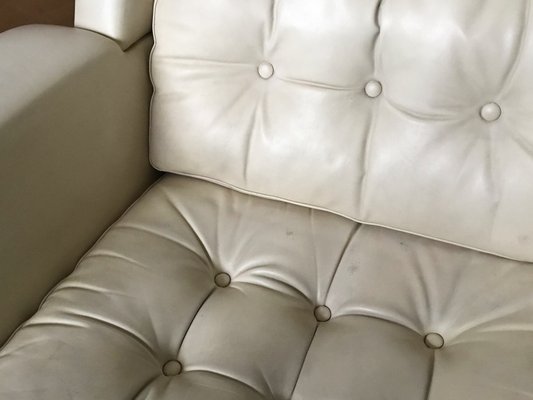 White leather hotsell tufted chair