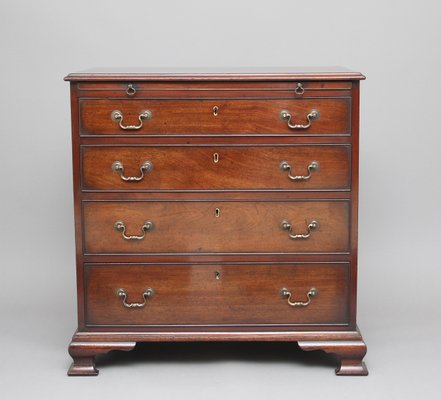 18th Century Mahogany Chest Of Drawers For Sale At Pamono