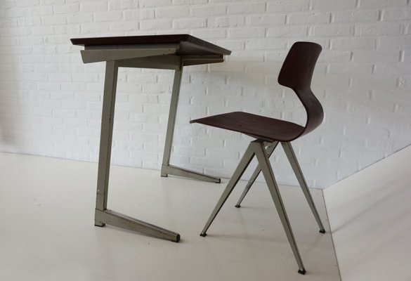 Bureau En Contreplaqué : Bureau et chaise industriels en contreplaqué de galvanitas s