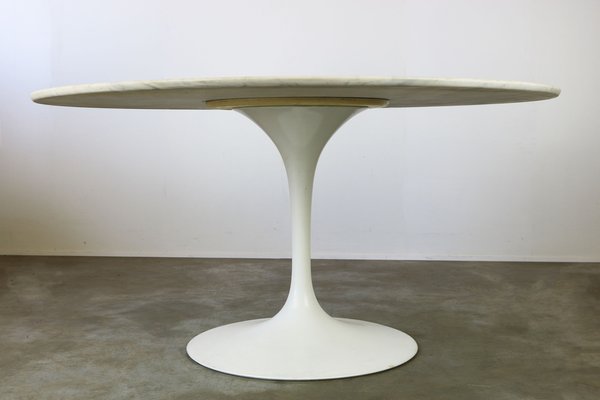 Vintage saarinen 2024 tulip table