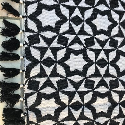 Alfombra STARLET de tejido plano de Maria Starling en venta Alfombra TRIBAL de Maria Starling en venta en Pamono