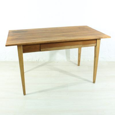 Mesa de comedor antigua de madera de cerezo o escritorio, década de ... Mesa de comedor antigua de madera de cerezo o escritorio, década de ...