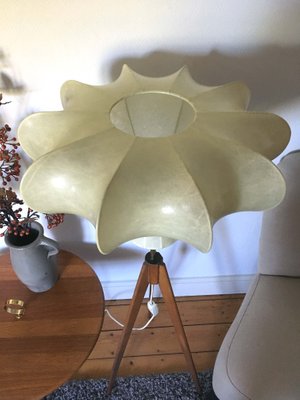 mid century tripod lamp