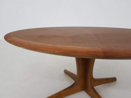 Tavolino Da Caffe Grande Rotondo In Legno Intarsiato Di N O Moller Anni 60 In Vendita Su Pamono