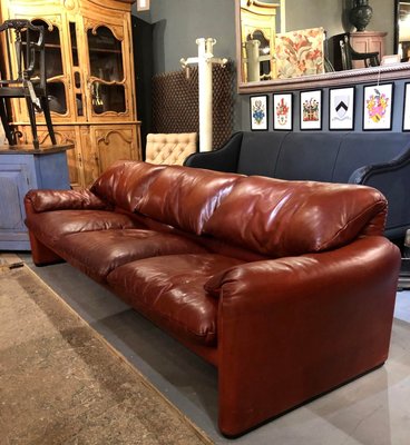 675 Maralunga Leather Sofa By Vico Magistretti For Simone Cassini 1970s 675 Maralunga Leather Sofa By Vico Magistretti For Simone Cassini 1970s