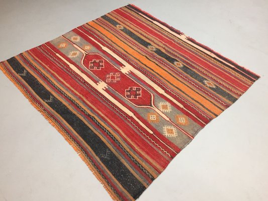 Turkischer Quadratischer Vintage Teppich 1960er Bei Pamono Kaufen