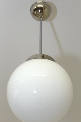 Vintage Deckenlampe Mit Kugelleuchte Aus Opalglas Im Bauhaus Stil 1950er Bei Pamono Kaufen
