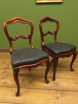 Sillas de comedor antiguas de J. Manuel. Juego de 2 en venta en Pamono Sillas de comedor antiguas de J. Manuel. Juego de 2 en venta en Pamono