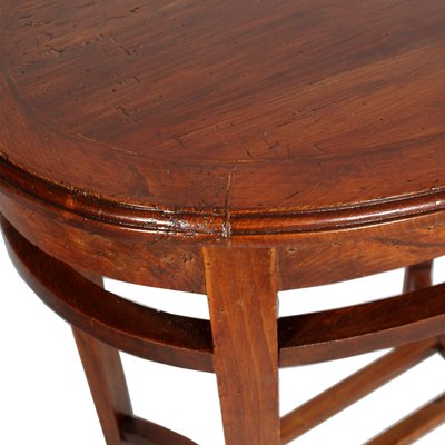 Ovaler Wiener Beistelltisch aus Nussholz von Josef Hoffmann Ovaler Wiener Beistelltisch aus Nussholz von Josef Hoffmann