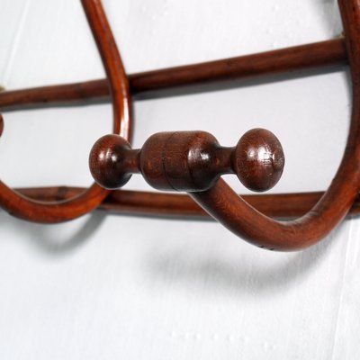 Perchero de pared antiguo de madera curvada de Thonet en venta en Pamono