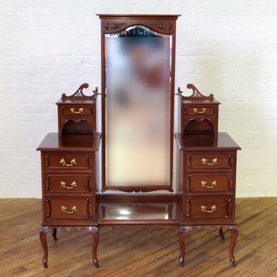 Antique 2024 makeup table