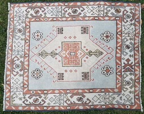 Quadratischer Turkischer Teppich 1970er Bei Pamono Kaufen