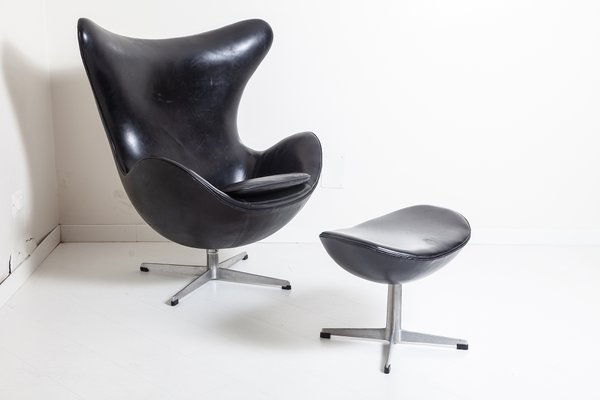 Egg chair with footrest hot sale