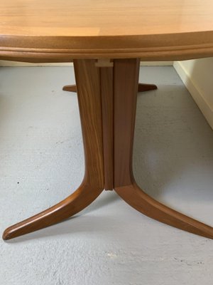 Extendable Dining Table From Parker, Parker Knoll Dining Table And Chairs