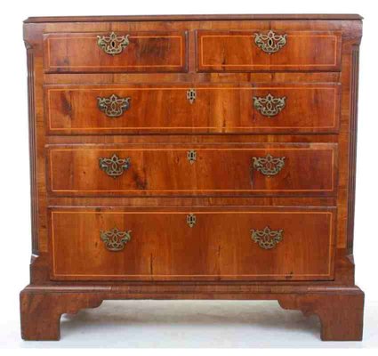 Antique Queen Anne Walnut Chest Of Drawers 1740s For Sale At Pamono