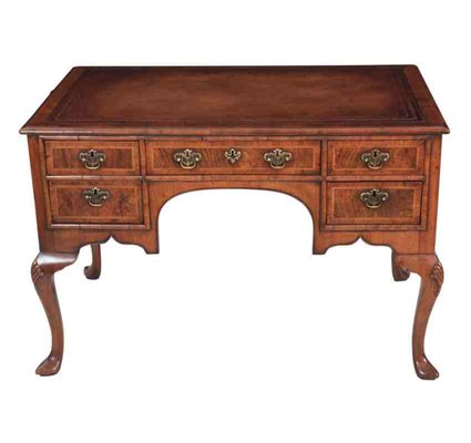 Queen Anne Style Walnut Writing Table For Sale At Pamono