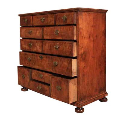 Antique Queen Anne Walnut Chest Of Drawers For Sale At Pamono