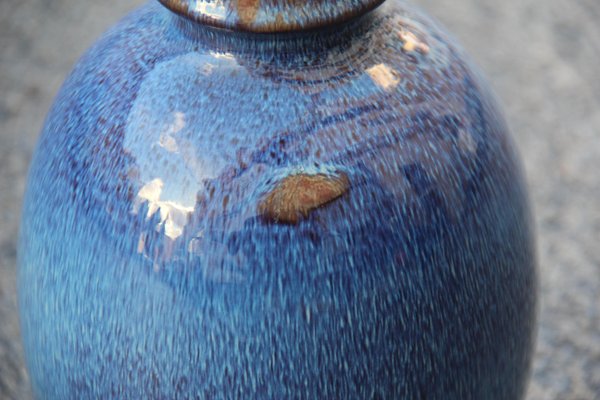 Runde blaue Keramikvase von Ernestine, 1960er bei Pamono kaufen