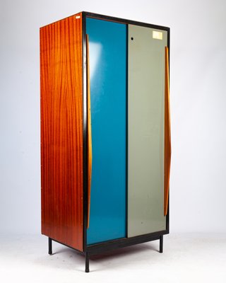Zweifarbiger Kleiderschrank von Willy van der Meeren für Tupax, 1960er bei  Pamono kaufen