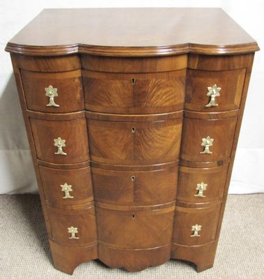 Queen Anne Style Burr Walnut Chest Of Drawers 1890s For Sale At