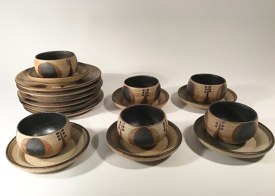 Deutsches Vintage 24-teiliges Keramik Kaffeeservice von Sgrafo Modern, 1960er, 24er Set bei Pamono kaufen