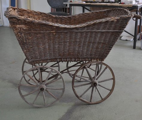 Kinderwagen aus Weide & Holz, 1930er bei Pamono kaufen