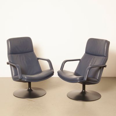 Navy Blue Leather F156 Swivel Chair By Geoffrey Harcourt For