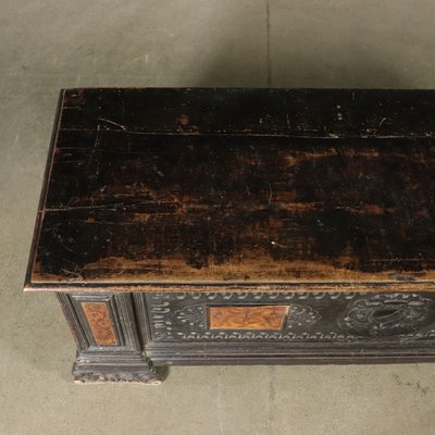 Italian Carved Inlaid Maple Walnut Storage Bench 1600s For Sale