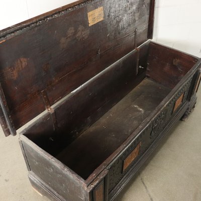 Italian Carved Inlaid Maple Walnut Storage Bench 1600s For Sale