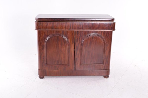 Antique English Mahogany Sideboard for sale at Pamono