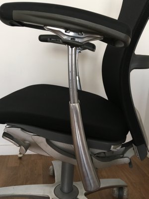 Model Life Desk Chair By Formway Design For Knoll 2000s For Sale