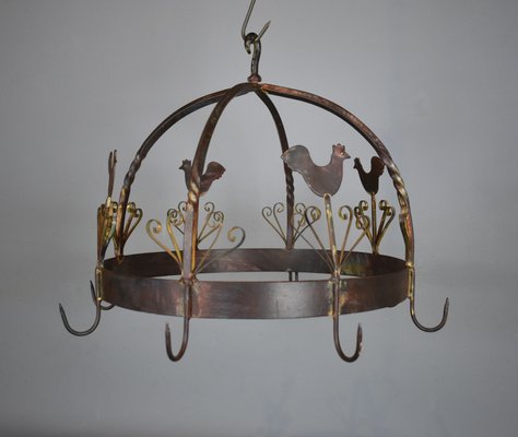 Colgador de ollas francés Mid Century de hierro forjado en Colgador de ollas francés Mid Century de hierro forjado en