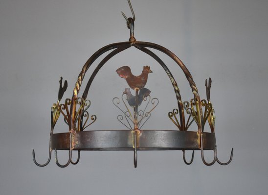 Colgador de ollas francés Mid Century de hierro forjado en Colgador de ollas francés Mid Century de hierro forjado en