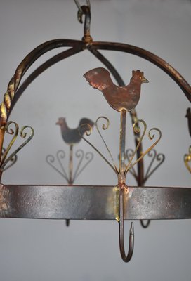Colgador de ollas francés Mid Century de hierro forjado en Colgador de ollas francés Mid Century de hierro forjado en