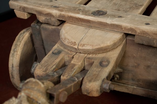 Rustikaler Vintage Couchtisch Auf Rollen 1930er Bei Pamono Kaufen