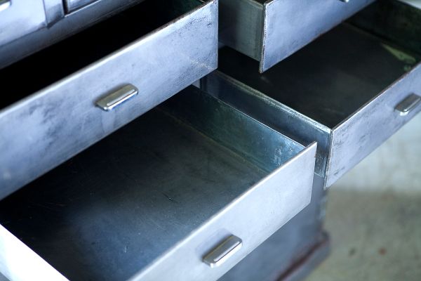 Industrieller Schrank Aus Stahl 1950er Bei Pamono Kaufen