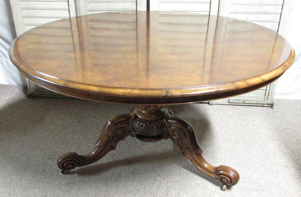Table Ronde Ou De Salle A Manger Loo Antique En Loupe De Noyer En