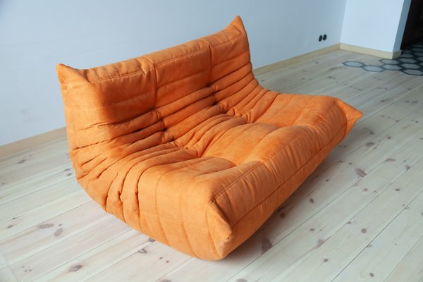 canape 2 places togo en microfibre orange par michel ducaroy pour ligne roset 1970s en vente sur pamono